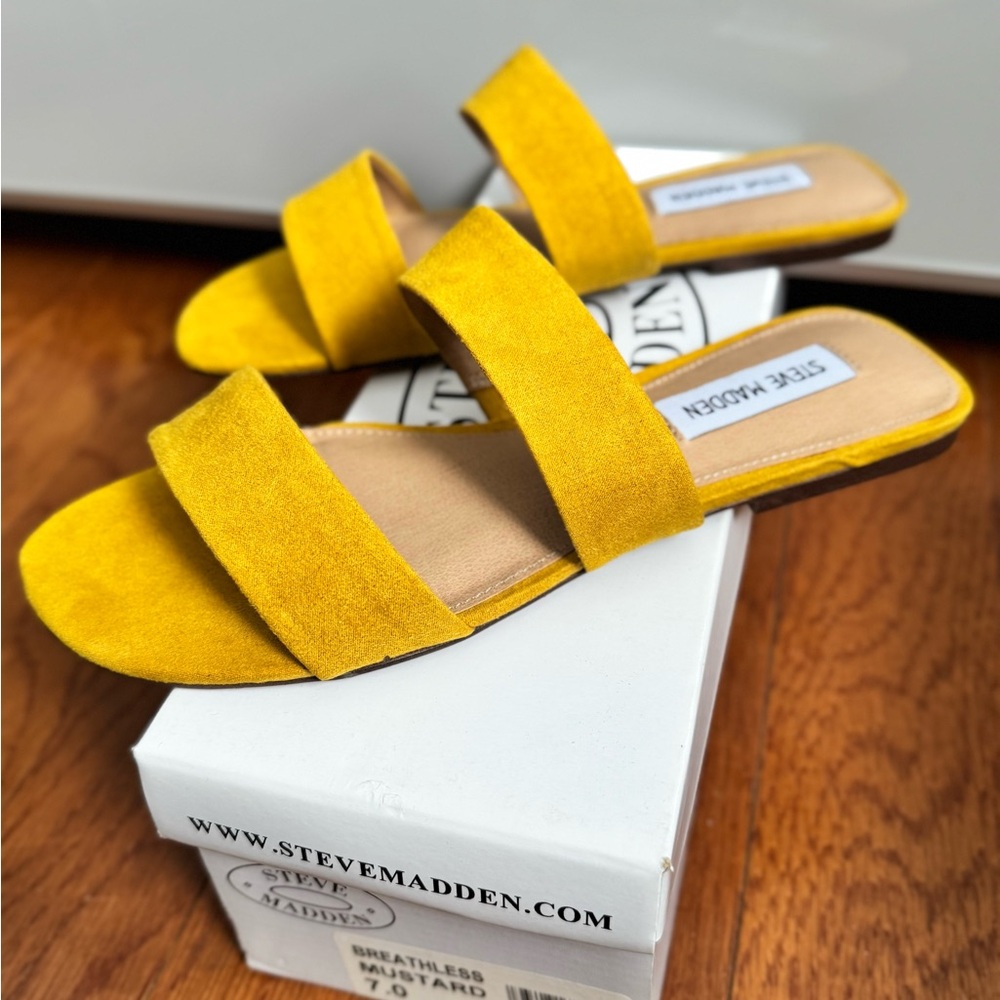STEVE MADDEN Mustard Flat Sandals